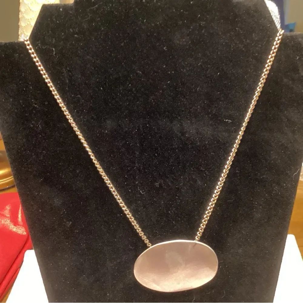 Avon Brand RoseโGoldtone Oval Hammered Pendant Necklace